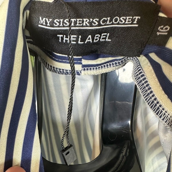 Navy Striped Sleeveless Blouse with Embroidery size 16 my sisters closet - Picture 8 of 9